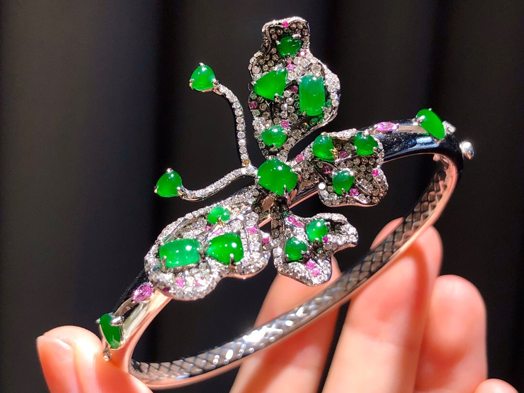 翡翠|佛要金装，翡翠要这样镶 | 逢兴玉器