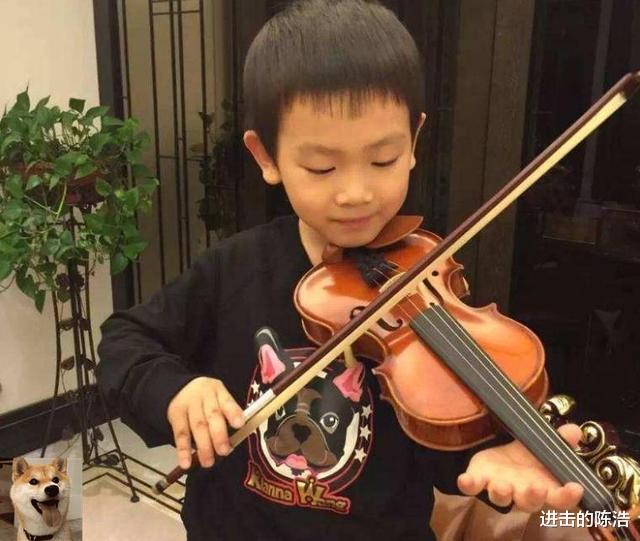 『王宝强』离婚4年，儿子归王宝强，女儿归马蓉，如今两个孩子差距一目了然