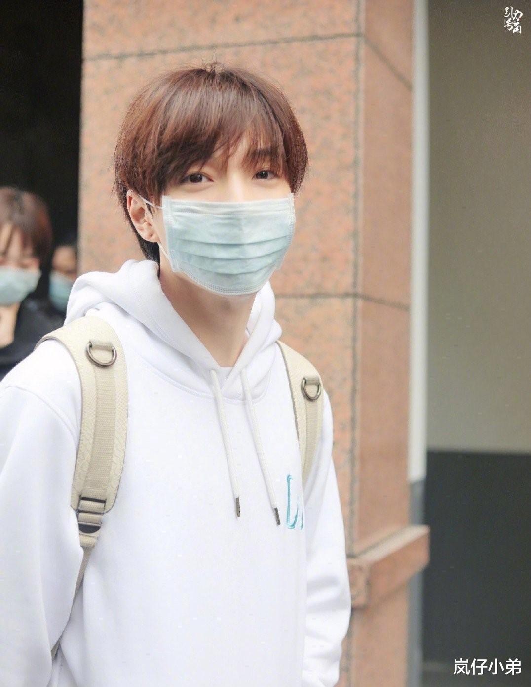 「少年之名」《少年之名》开录五大导师亮相,程潇发色成焦点,还有惊喜嘉宾现身