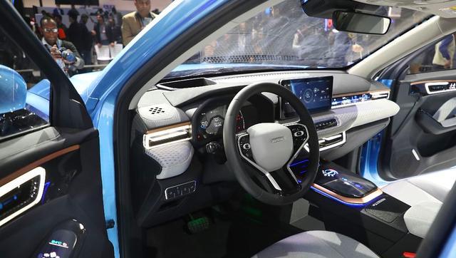 『奔驰C级』看了10遍途观,决定等它,10万级香车升级,搭混动引擎延续传奇