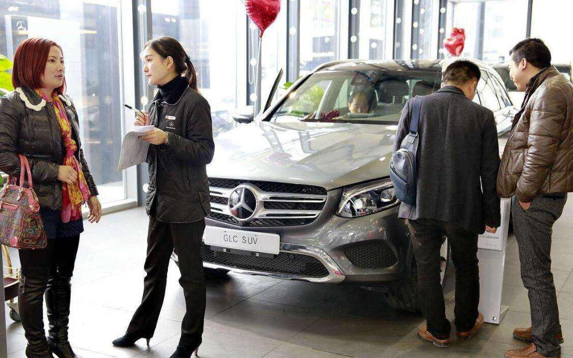 本田飞度|最适合“穷人”开的4款车，省油耐造还保值，开出去还倍有面子！