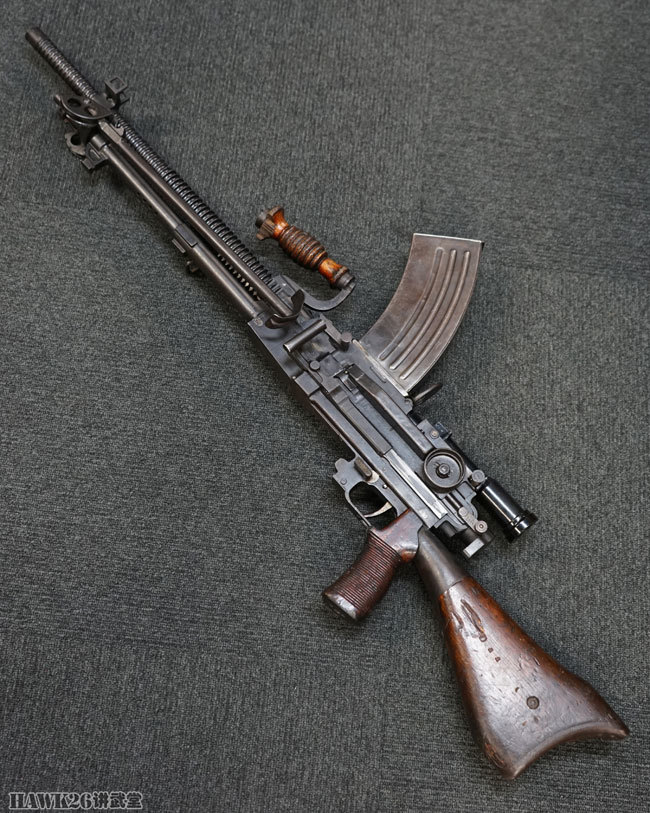 机枪|细看:日本九六式轻机枪 罕见的原编号品相 瞄准镜依旧可以使用