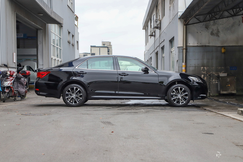 大众帕萨特▲从80万跌到22万，当年入华比奔驰E高贵，现和帕萨特一个价，仍没人要