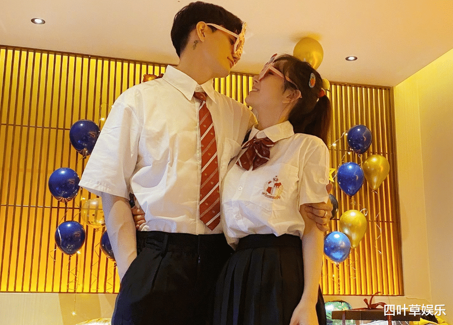 张檬|小五陪张檬录制综艺节目，路人镜头照片出炉，女方也太会穿了