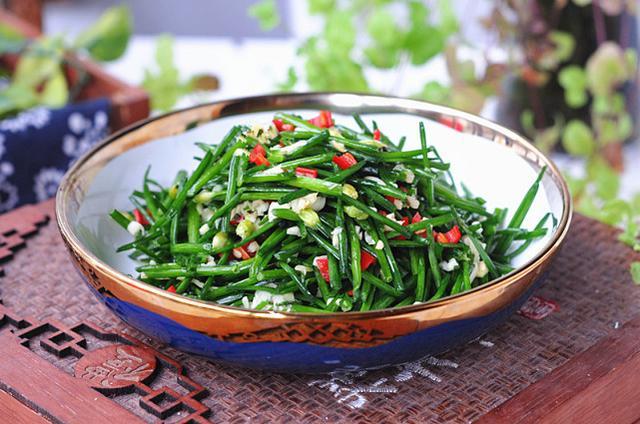 韭菜|中秋前后，遇此菜别手软，放得越久越好吃，配碗米饭，比肉还香！