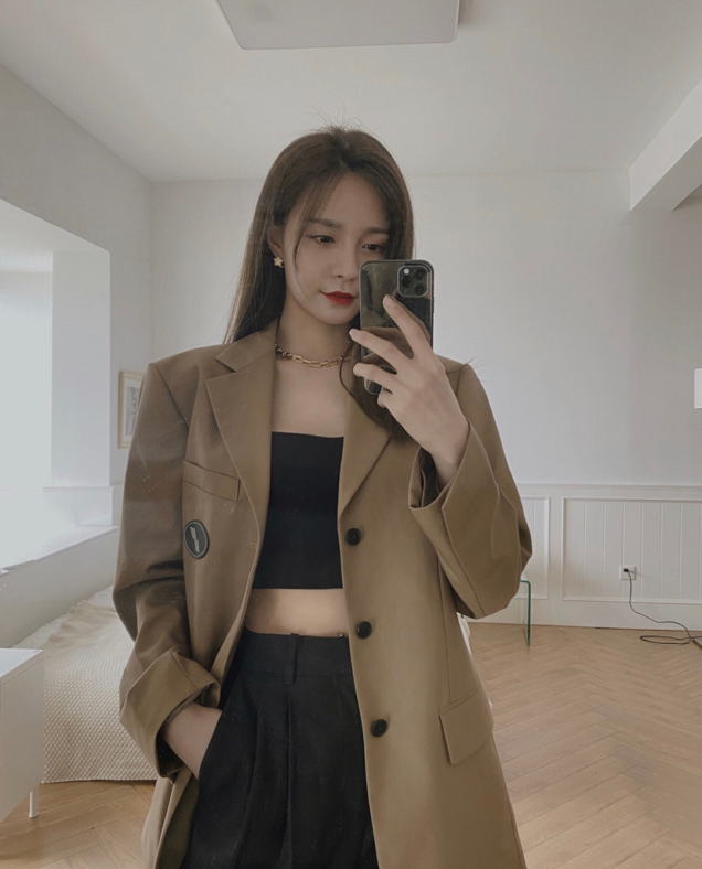 [沈梦辰]沈梦辰秒变西装“大佬”！齐刘海换侧分发型像换了个人