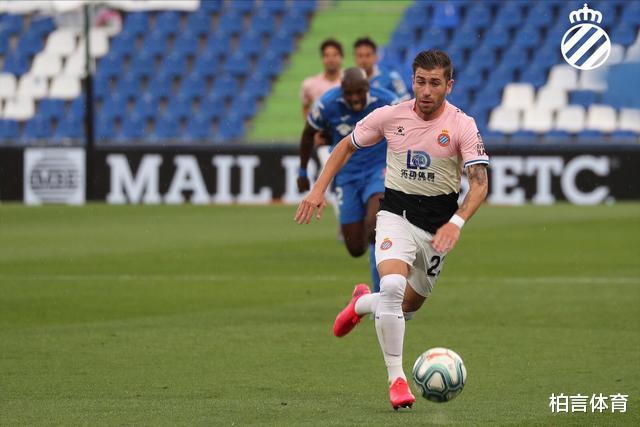 『西班牙人』郁闷0-0！1张红牌让武磊变后卫，64分钟一幕太可耻