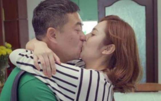 胡歌|她是公认的“吻霸”达人，曾把胡歌亲到反胃，张嘉译的嘴都被亲肿了