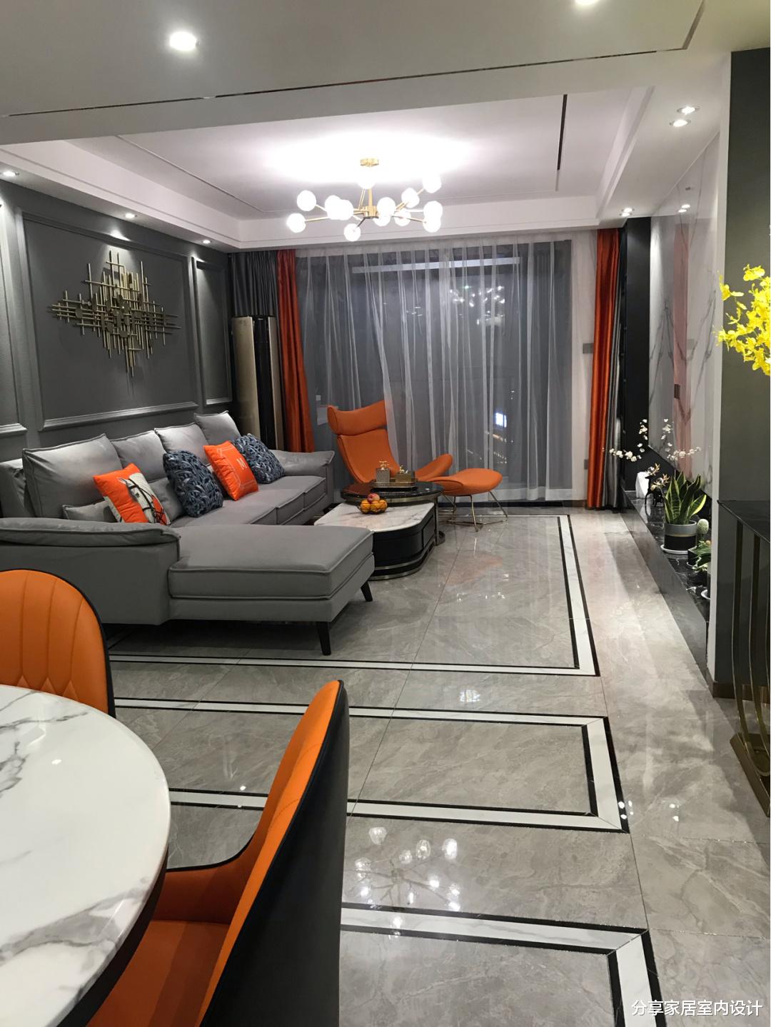 |她家装修轻奢风格，全屋花了40万，很漂亮，最满意飘窗改柜子！