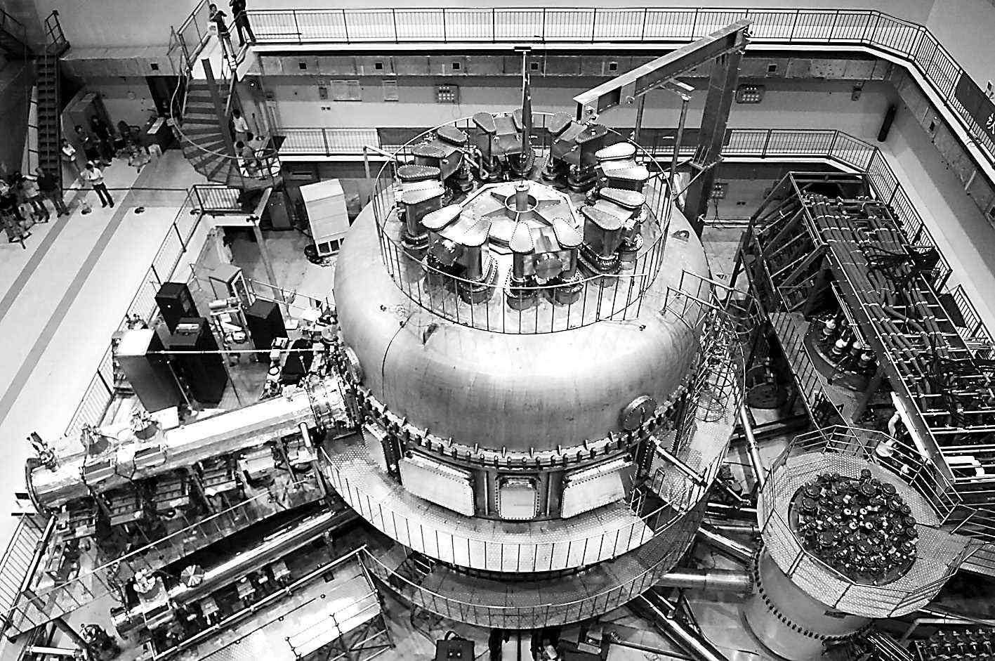 金刚鹦鹉|人类将拥有无限能源？首座核聚变反应堆将亮相，2025年运营