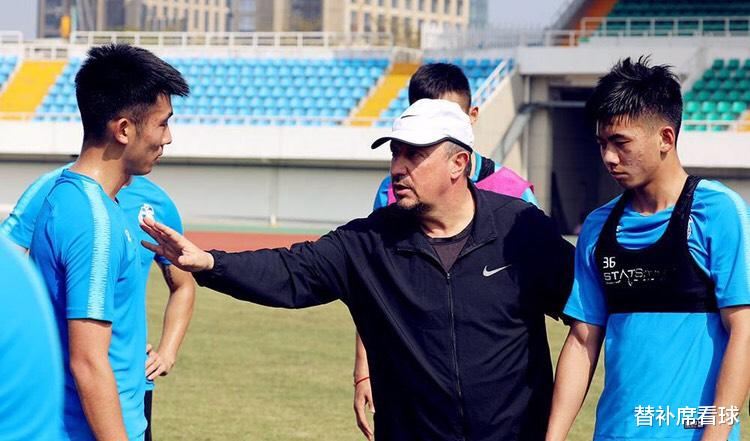 [贝尼特斯]贝尼特斯离开大连人？1.7亿解约金锁定冠军主帅，老舒走的有点冤