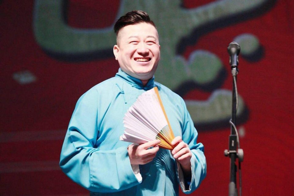 德云社|德云社八个队长都是谁？个个身怀绝技，没点传奇谁好意思当队长？
