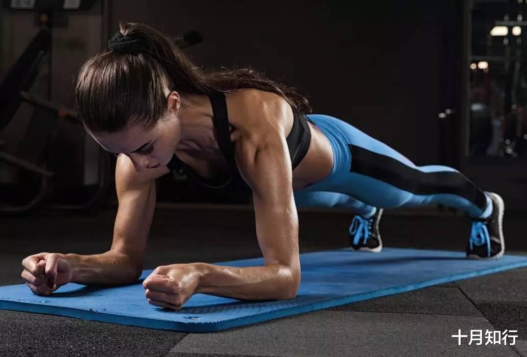 「臀部」如何在家练全身？徒手训练，满足居家健身需求，练出均匀好身材