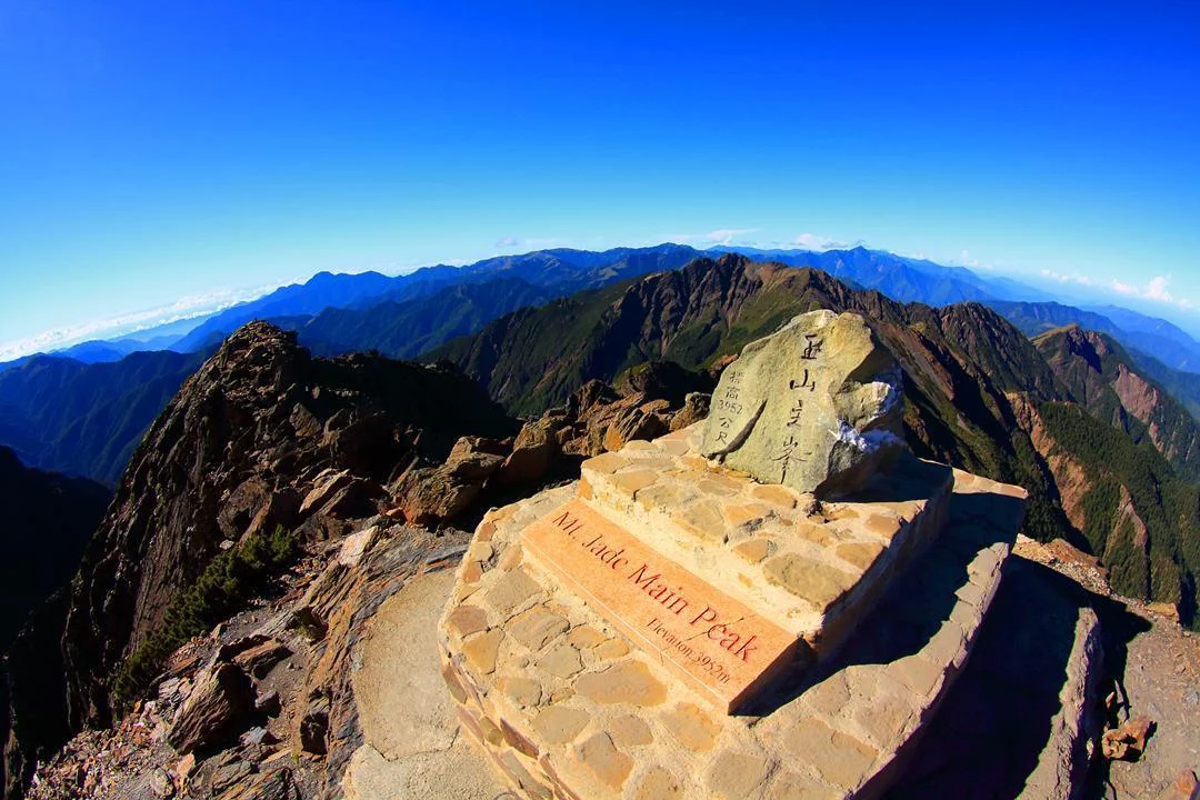 「长白山」中国最著名的十座大山爬过三座算及格，全爬过的不虚此生！