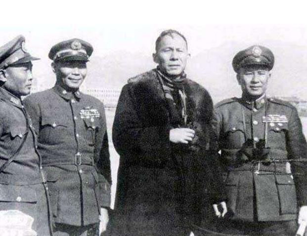 张灵甫|张灵甫黄百韬战死沙场，蒋介石回台湾后，如何对待他们的后代？