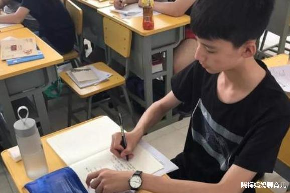 大学|一位妈妈含泪自述：孩子高三一年，我交了20万补课费，却打水漂了