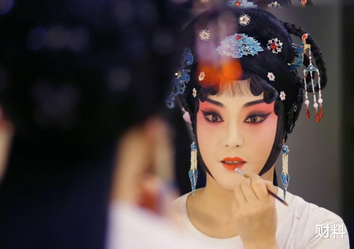 童星|“限薪令”再一次加码！那，如果明星们集体“罢演”怎么办