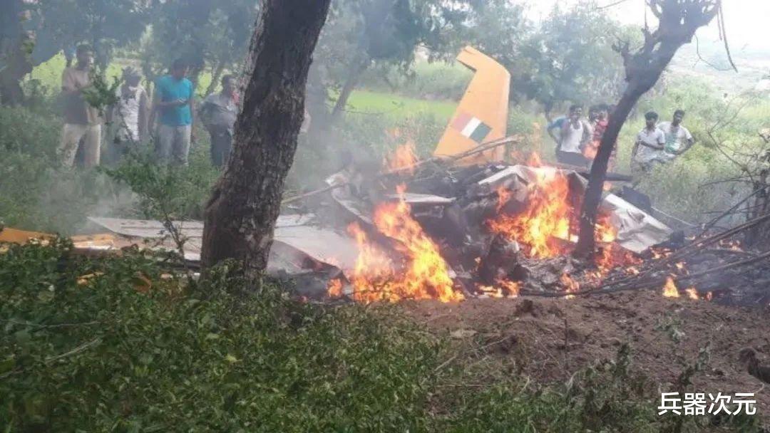 「米格-29」枭龙战机主动出击，米格29在边境坠毁，印度空军王牌飞行员跳伞