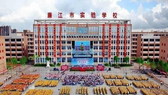 湛江|湛江学霸王柠允中考927分，10科6门满分，一高中70万留下她