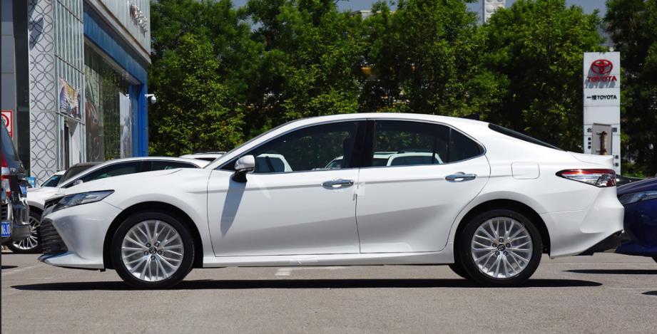 丰田凯美瑞@唯一不被骂日系,入华27年来0差评,想开报废都困难,还看啥迈腾