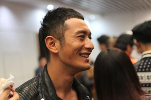 [黄晓明]她陪伴了黄晓明的低谷期，被黄晓明白睡四年，却眼看着新娘是别人