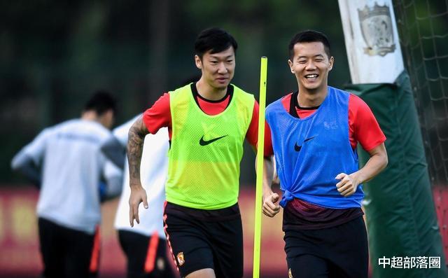 『广州恒大』恒大卫冕迎利好！FIFA打破23年足球规则，中超冠军或提前失去悬念