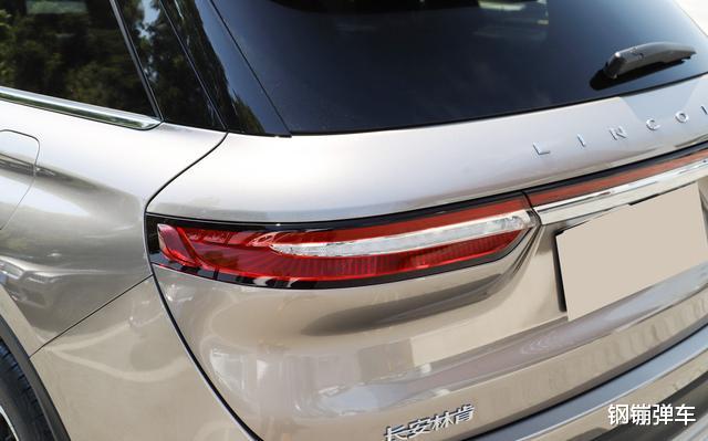 豪车|入门豪车的“巅峰之作”！2.0T只喝92油，连音效都是高定，噪音接近零