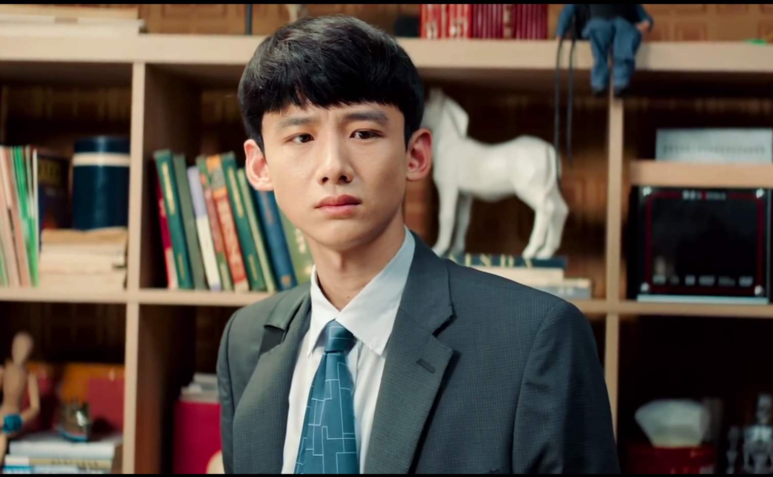 乔欣|乔欣变身职场霸总，勇面职场霸凌，背后身份太强大