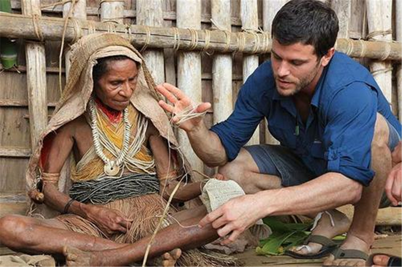牛肉|全球最“强壮”部落，男性八块腹肌可手撕牛肉，女性却“遭殃”