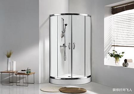 ：越来越多人卫生间不做淋浴房，他们都这样设计，省钱好用还不占地