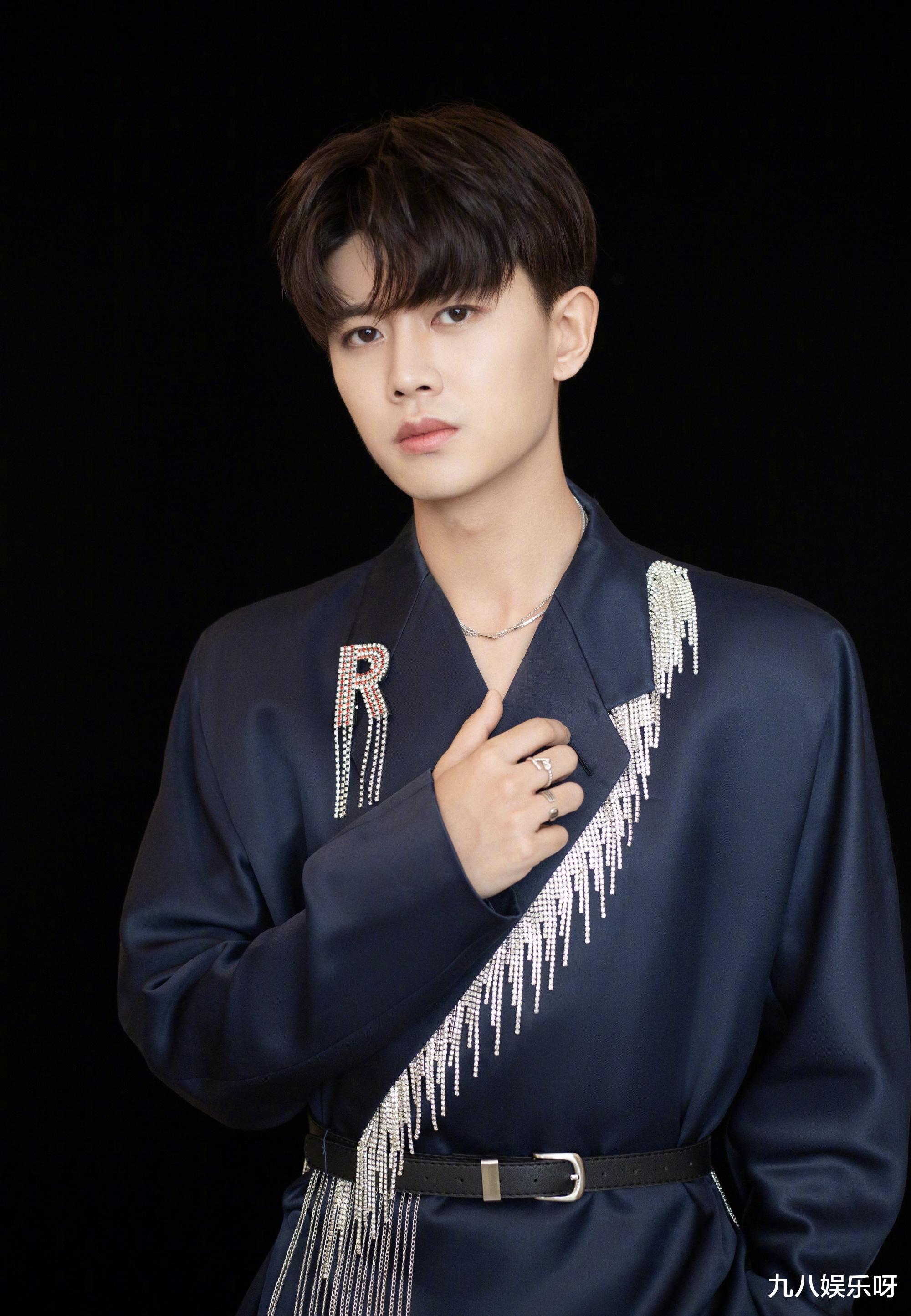 娱乐圈|四大“顶流男星”无人出局,新顶流出现三位,却很难取代