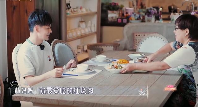 「林志颖」林志颖妈妈做了儿子最喜欢的红烧肉，媳妇接下里一番话让她语塞了