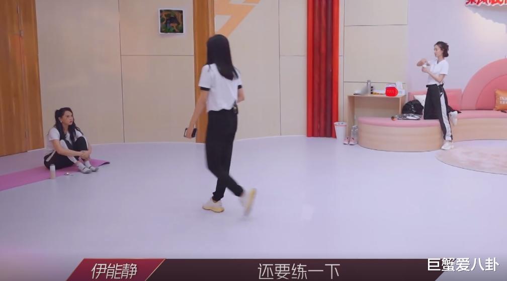 伊能静|伊能静在背后说王智跳舞欠佳，王丽坤的话有两层含义，谁是心机女