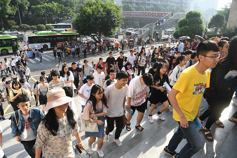 高职院校▲2020年高考，高职院校很大概率会扩招！880万考生与一本无缘！