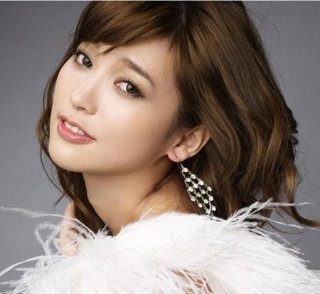 金莎|37岁金莎为何嫁不出去？看完她的经历，一般人确实不敢娶！