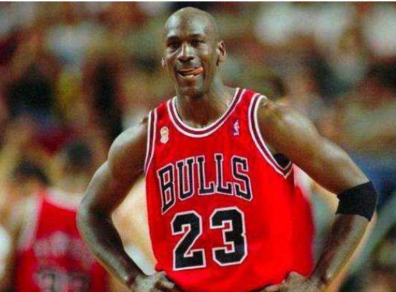 「迈克尔·乔丹」乔丹在小球时代会达到什么高度？上线是德罗赞？他更像强化版小卡