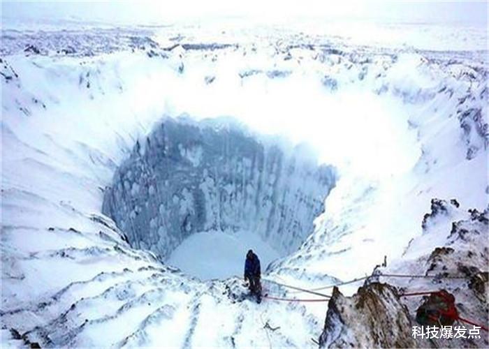 【北极】南北极冰川不断融化，不该出现的东西出现了，人类要重新思考了！