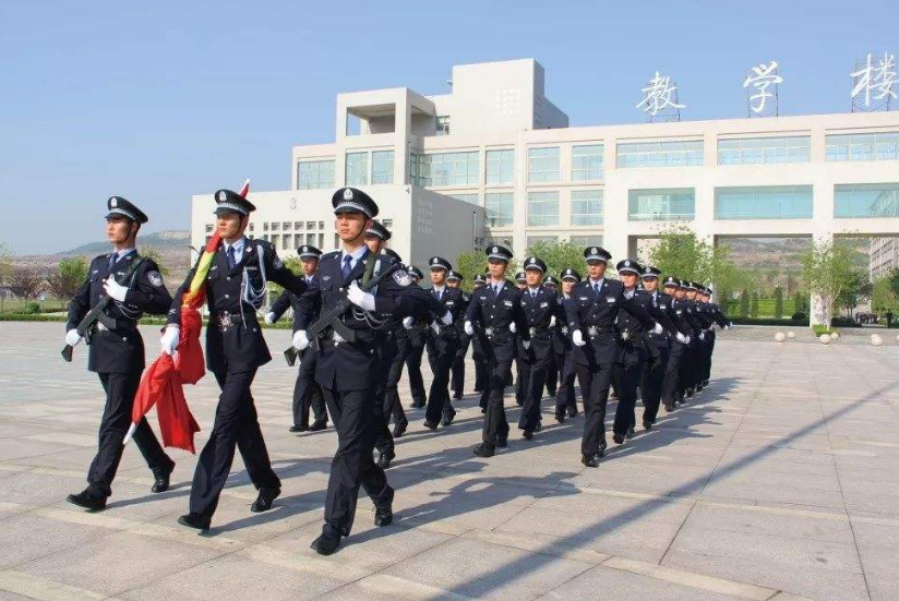 大学|这个二本院校用“中央”命名，毕业后是公务员，400多分就能上