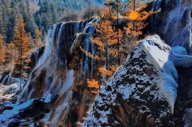 九寨沟|雪后的九寨沟，秋未尽，雪以至，白色与彩色辉映，真令人如痴如醉。