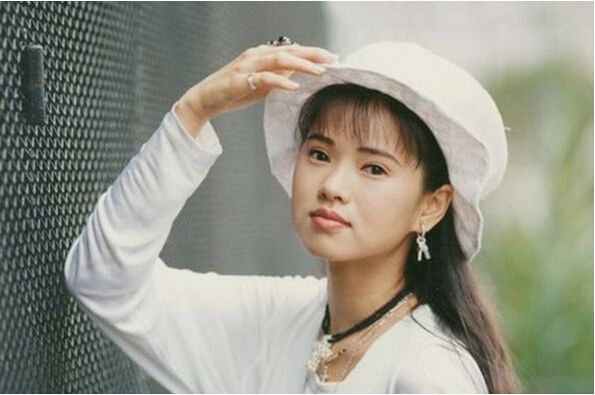 滤镜|《乘风破浪》生图流出，看到失去十级滤镜后的伊能静，网友：确定是52岁？