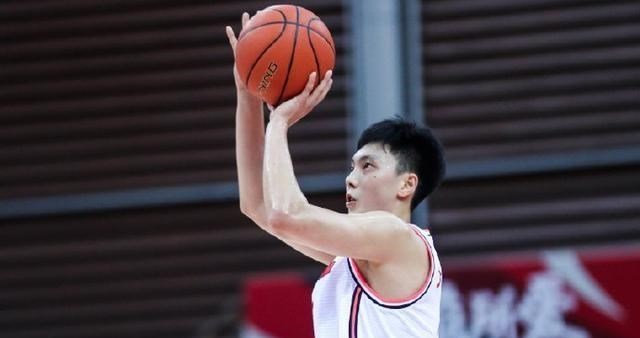 辽宁男篮|有望入选国家队！CBA新赛季最让人惊喜的八大球员，开始兑现天赋