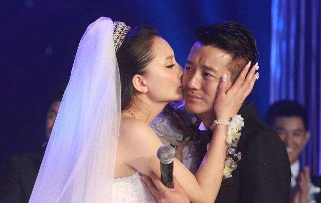 『唐僧』他是西游记中放鱼的小唐僧，今成亿万富翁，妻子是甄嬛传中的她