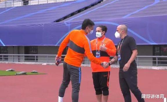 王大雷|兄弟情深！王大雷太坏！见了野牛就打！卡纳瓦罗看呆了