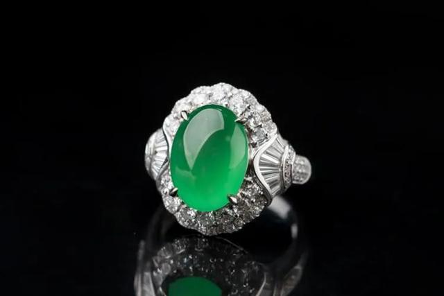 「翡翠」开料翡翠小课堂：什么样的翡翠值得新手入手？