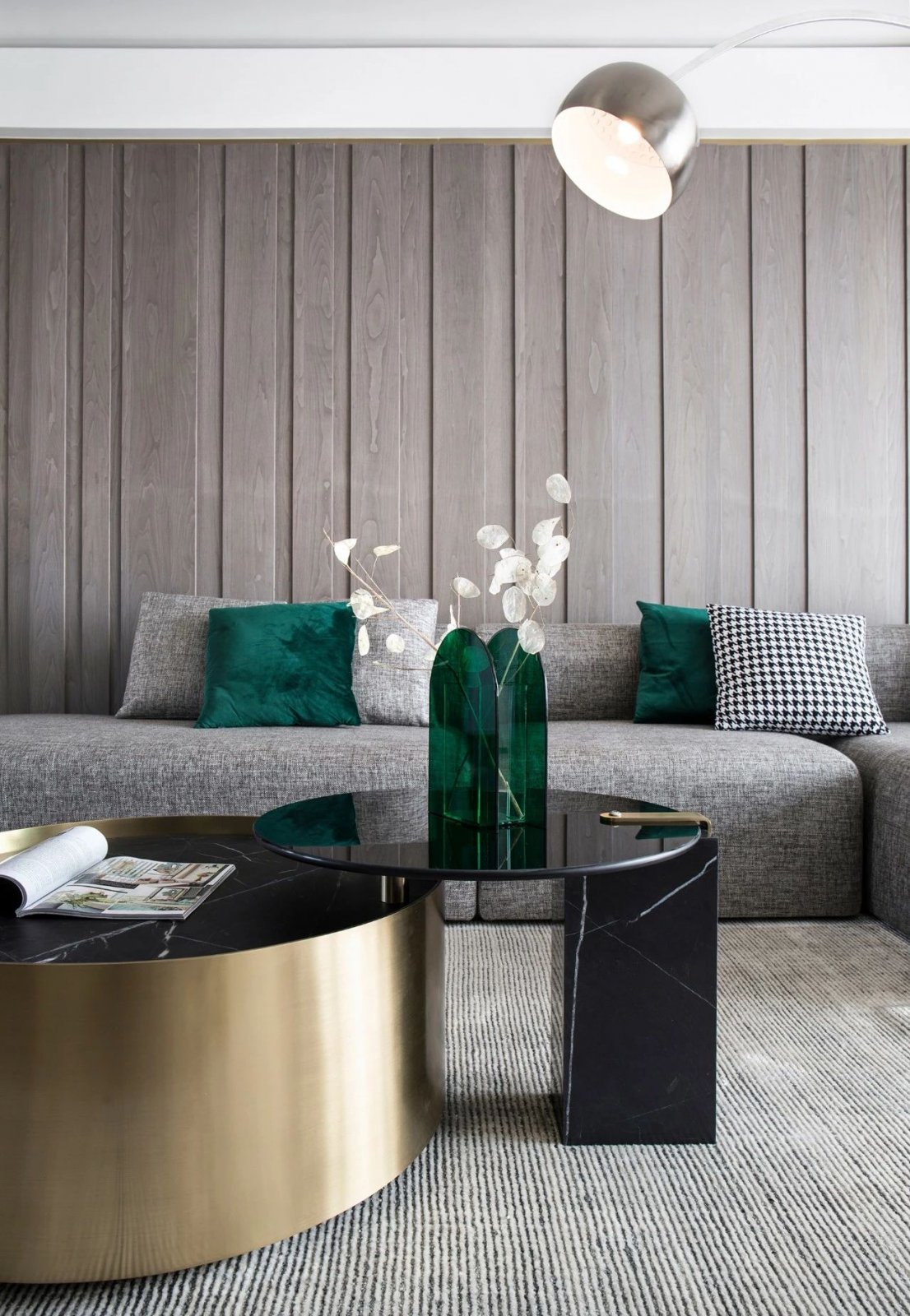 【】轻奢的生活氛围，质朴自然的现代设计。