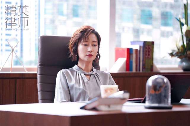 『刘敏涛』“大姐”又火了！刘敏涛靠表情成功出圈，韩雪风头被抢的一干二净