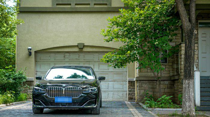 #宝马7系#听个故事:他花80万买了一台2.0T的宝马7系