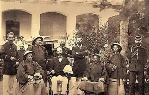 李鸿章|李鸿章初到美国，第一次见到高楼大厦，说了一句让中国人心酸的话