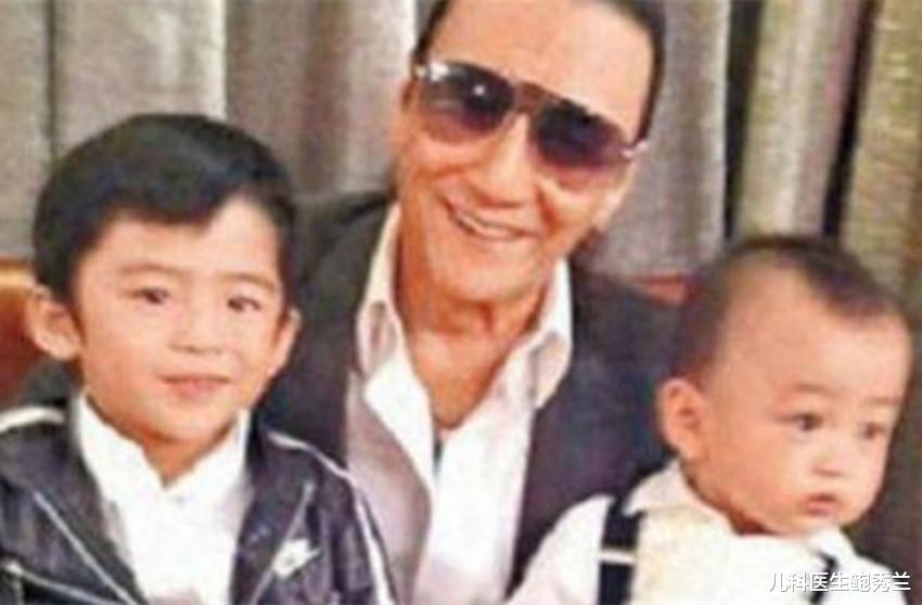 张柏芝|张柏芝要给儿子改姓，谢贤谢霆锋父子齐发声，还是谢贤说的话在理