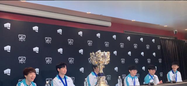 lpl|DWG冠军皮肤敲定，奥恩再次成为打工人，中路的选择让LPL网友酸了